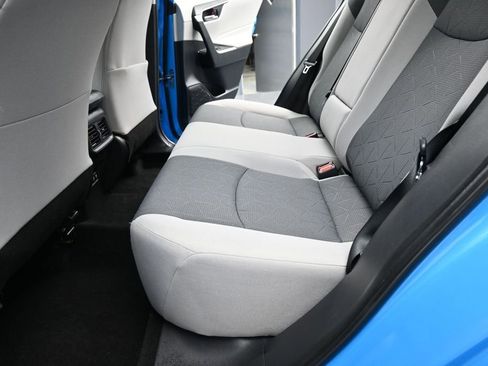 Used 2019 Toyota RAV4 XLE w/ Carpet Mat Package AWD/4WD image 25