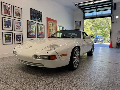Used 1989 Porsche 928 S4 image 1