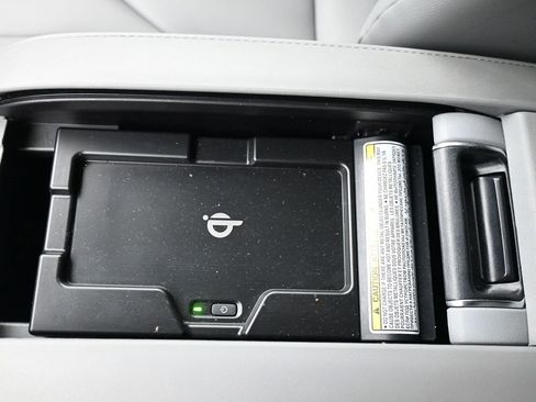 Used 2022 Toyota Highlander XLE image 18