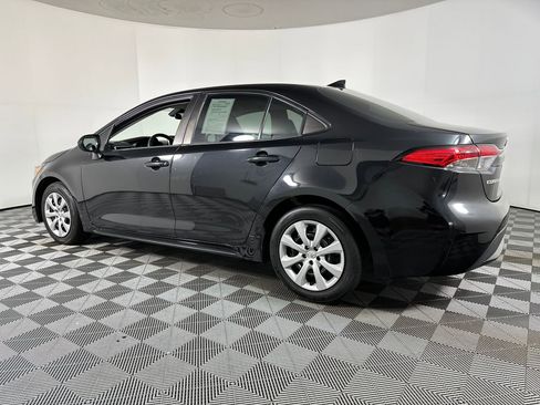 Used 2021 Toyota Corolla LE image 19