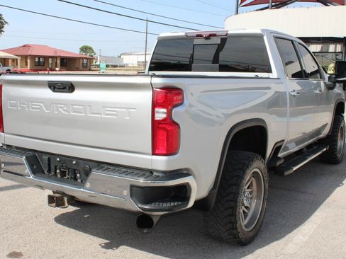 Used 2020 Chevrolet Silverado 2500 LTZ w/ LTZ Premium Package AWD/4WD image 3