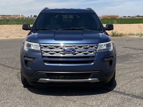 Used 2018 Ford Explorer XLT image 8