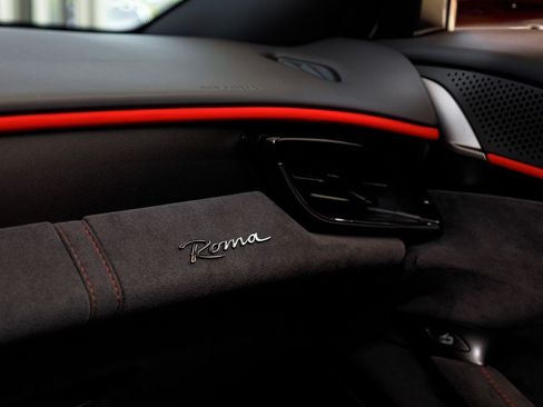 Used 2022 Ferrari Roma RWD image 31