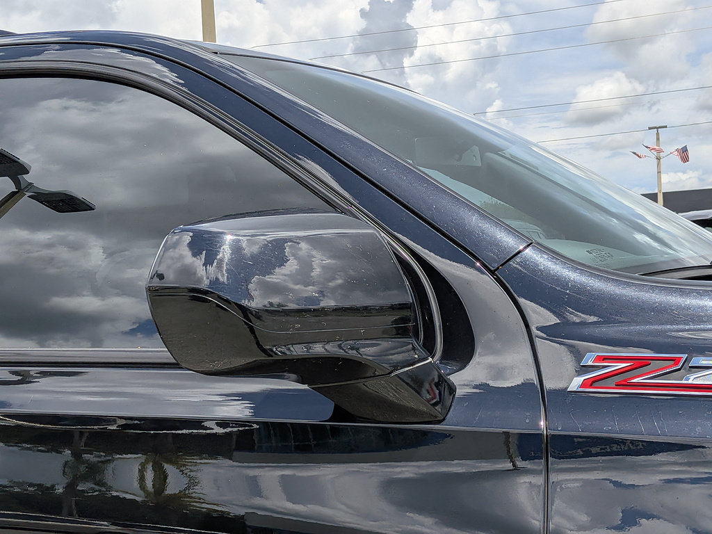 Used 2022 Chevrolet Suburban Z71 AWD/4WD image 11