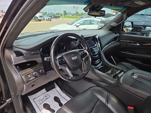 Used 2017 Cadillac Escalade Platinum AWD/4WD image 22