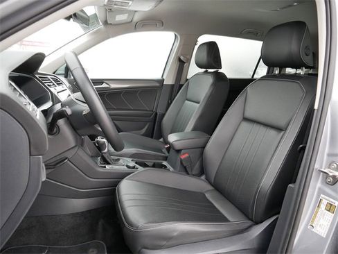 Certified 2024 Volkswagen Tiguan SE image 15