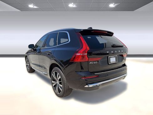 Certified 2023 Volvo XC60 B5 Plus AWD/4WD image 3