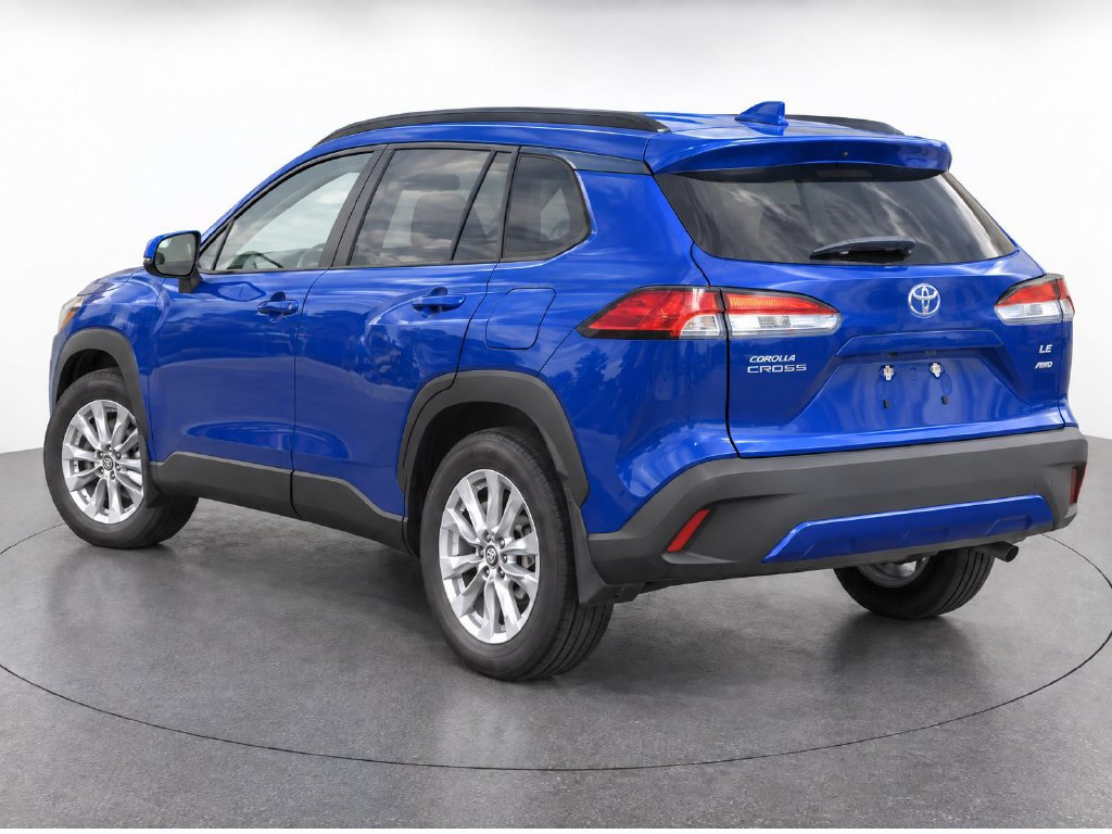 Used 2023 Toyota Corolla Cross LE AWD/4WD image 3