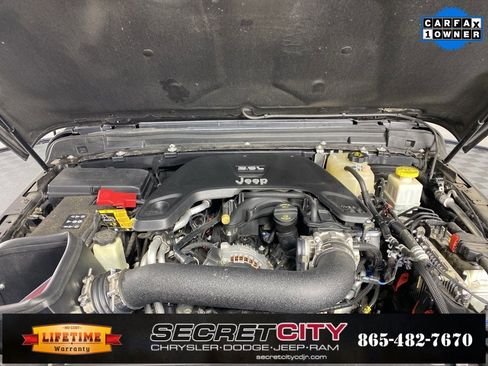 Used 2021 Jeep Gladiator Willys image 34