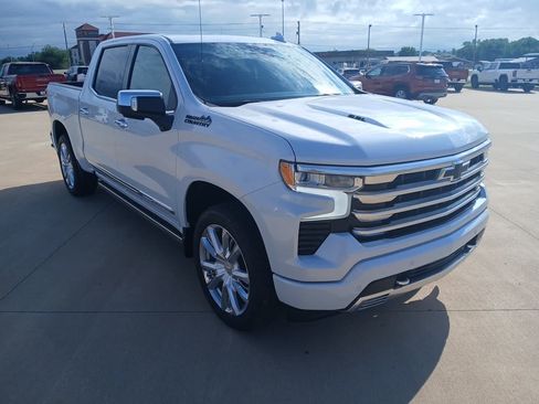 New 2026 Chevrolet Silverado 1500 High Country w/ High Country Premium Package AWD/4WD image 39