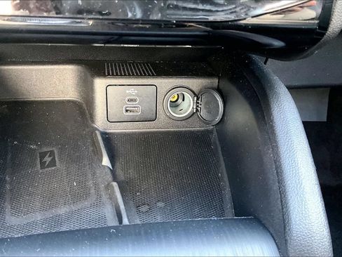 Used 2025 Ford Escape Platinum AWD/4WD image 16