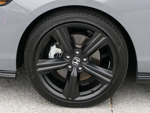 Used 2024 Honda Accord Sport image 10