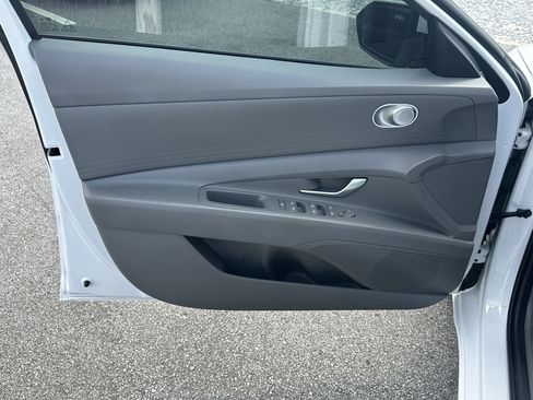 Used 2024 Hyundai Elantra SEL FWD image 10