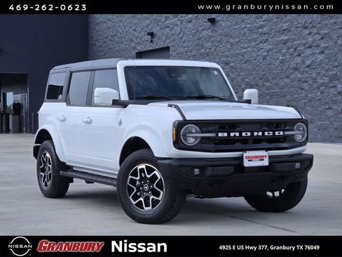 Used 2023 Ford Bronco Outer Banks AWD/4WD image 1