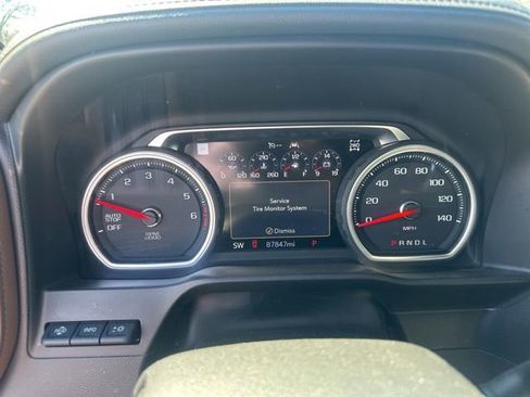 Used 2019 Chevrolet Silverado 1500 High Country w/ Technology Package image 22