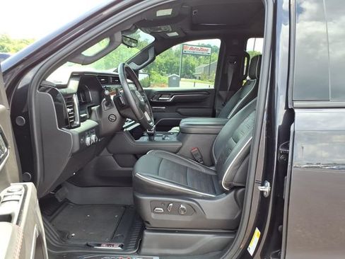 Used 2024 GMC Sierra 1500 AT4X AWD/4WD image 4