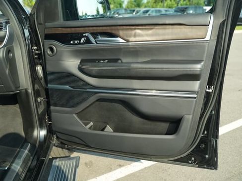 Used 2023 Jeep Grand Wagoneer Series II AWD/4WD image 22
