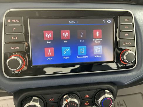 Used 2025 Nissan Versa SV FWD image 18