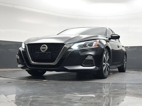 Used 2021 Nissan Altima 2.5 SR FWD image 39