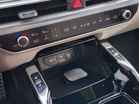 New 2026 Kia Sorento SX Prestige AWD/4WD image 17