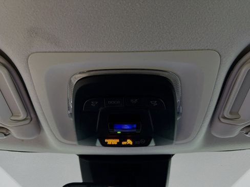 Used 2023 Toyota Corolla LE image 21