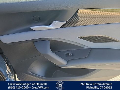 New 2025 Volkswagen Tiguan SE image 31