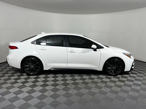 Certified 2025 Toyota Corolla SE image 4