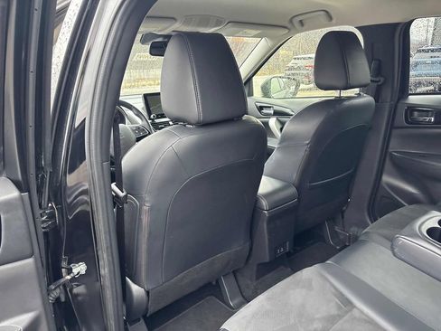 Used 2025 Mitsubishi Eclipse Cross SE image 24