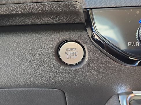 New 2026 Kia Carnival EX FWD image 29