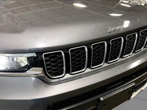 Used 2022 Jeep Grand Cherokee L Limited AWD/4WD image 30