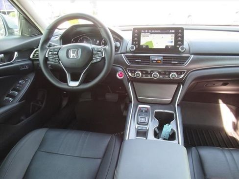 Used 2021 Honda Accord Touring image 14