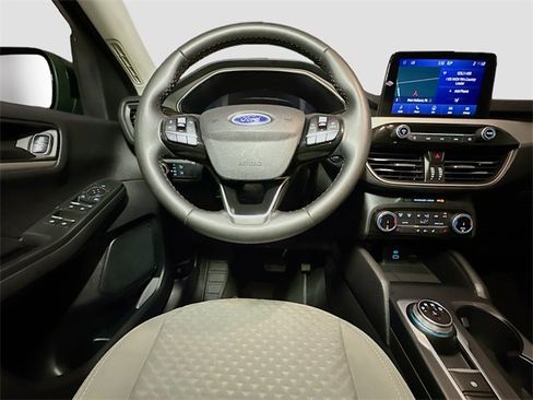 Certified 2022 Ford Escape SE w/ SE Sport Appearance Package image 33