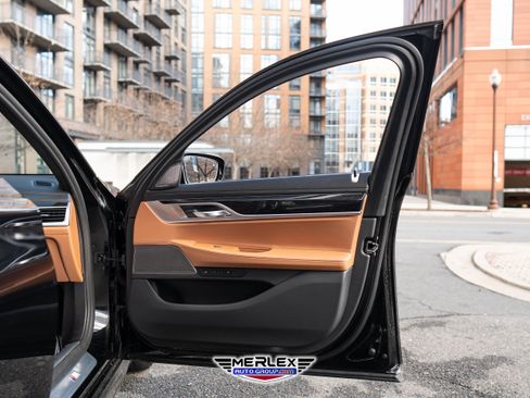 Used 2019 BMW 750i xDrive xDrive M SPORT LINE w/ Executive Package image 40