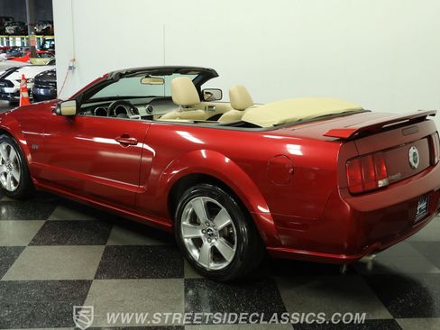 Used 2006 Ford Mustang GT RWD image 7