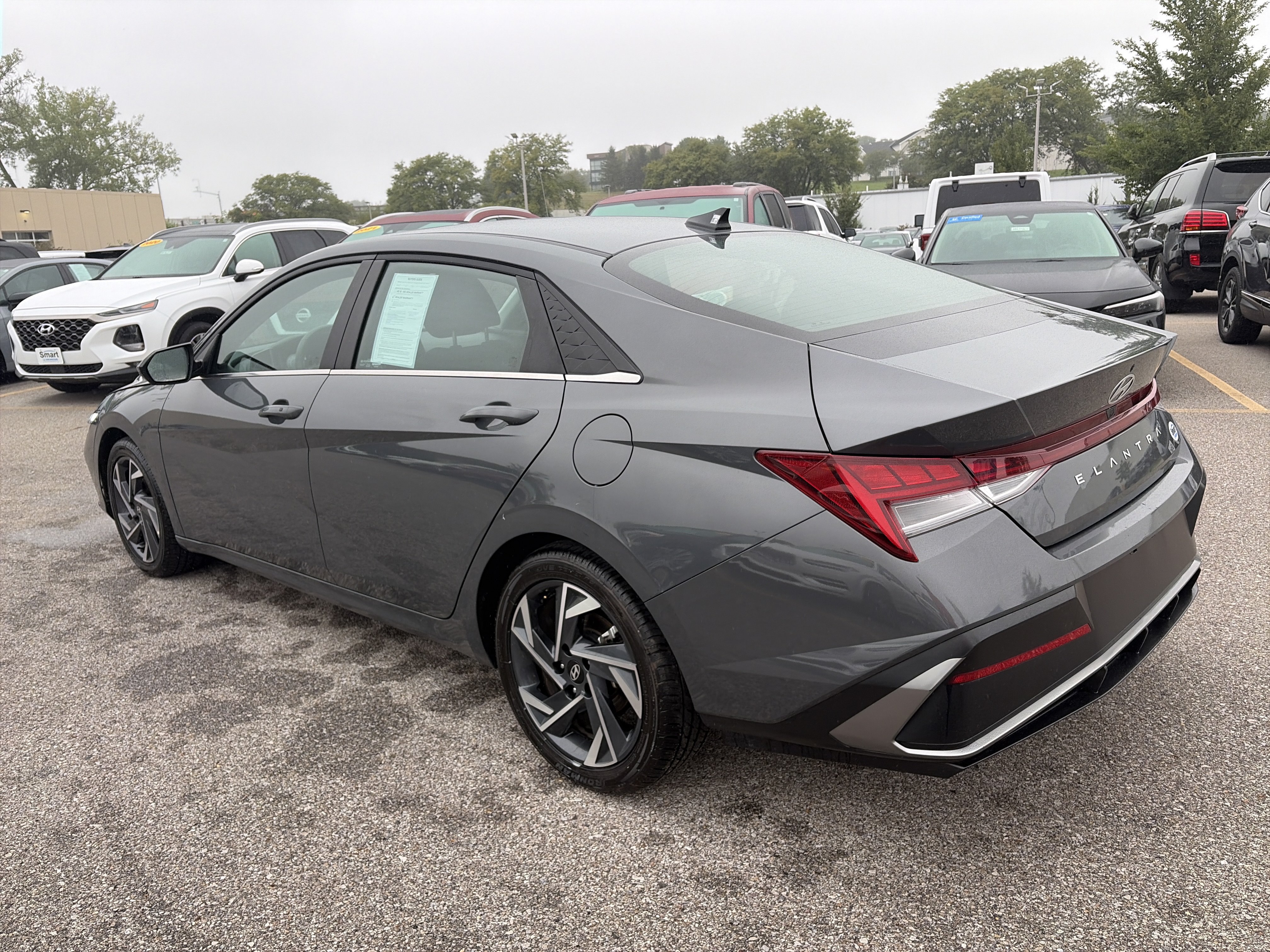 Used 2025 Hyundai Elantra SEL FWD image 7