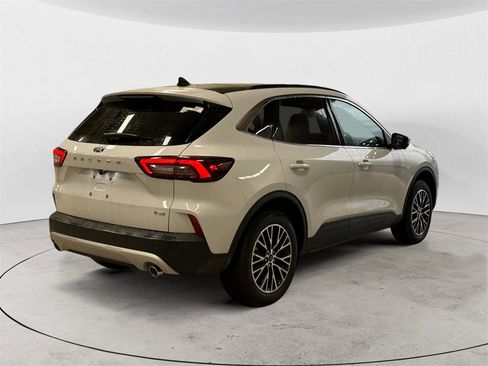 New 2025 Ford Escape SE w/ PHEV Premium Package image 5
