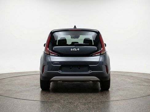 Used 2025 Kia Soul LX w/ LX Technology Package FWD image 7