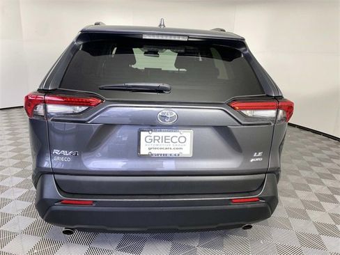 Used 2021 Toyota RAV4 LE image 7