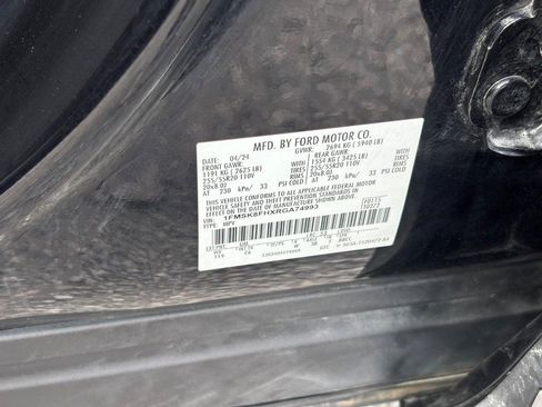 Used 2024 Ford Explorer Limited w/ Equipment Group 301A AWD/4WD image 26