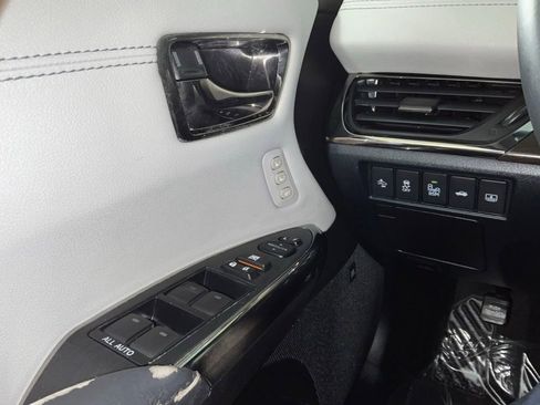 Used 2016 Toyota Avalon Limited w/ Protection Package FWD image 20