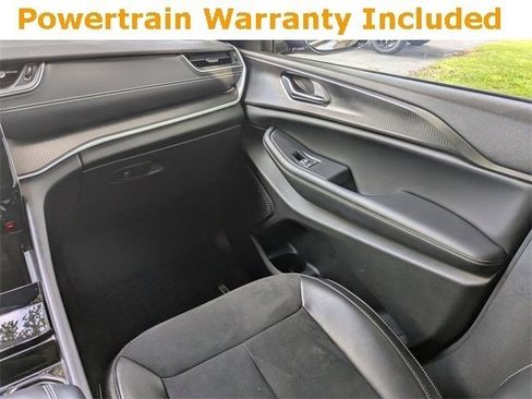 Used 2023 Jeep Grand Cherokee Altitude image 17