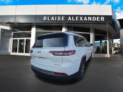 Used 2024 Jeep Grand Cherokee L Limited w/ Luxury Tech Group II image 5