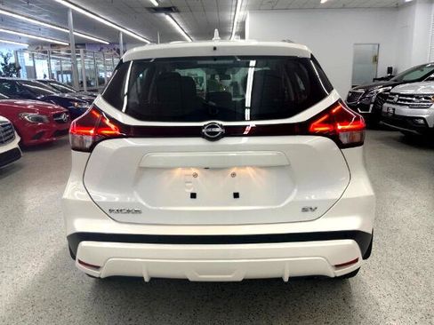 Used 2022 Nissan Kicks SV image 6
