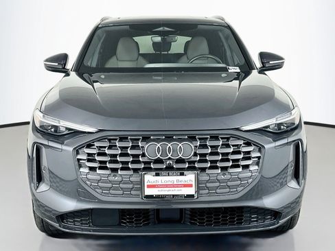 Used 2025 Audi Q5 Premium w/ Premium Plus AWD/4WD image 2