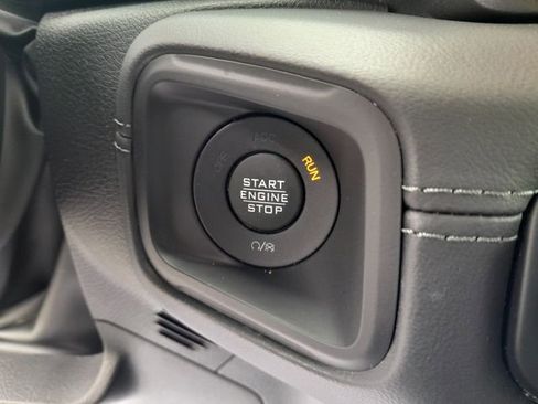 Used 2026 Jeep Gladiator Mojave AWD/4WD image 19