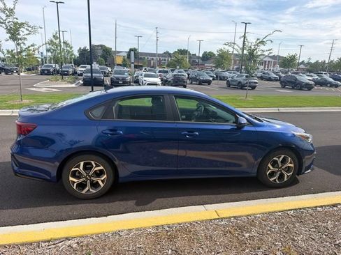 Used 2020 Kia Forte LXS FWD image 11