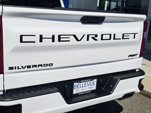 Used 2025 Chevrolet Silverado 1500 RST w/ Dark Appearance Package AWD/4WD image 15