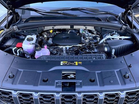 New 2026 Jeep Grand Cherokee L 4WD image 16