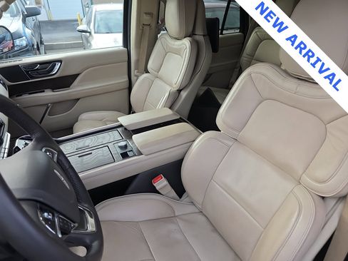 Used 2020 Lincoln Navigator Reserve w/ Equipment Group 208A Reserve image 10