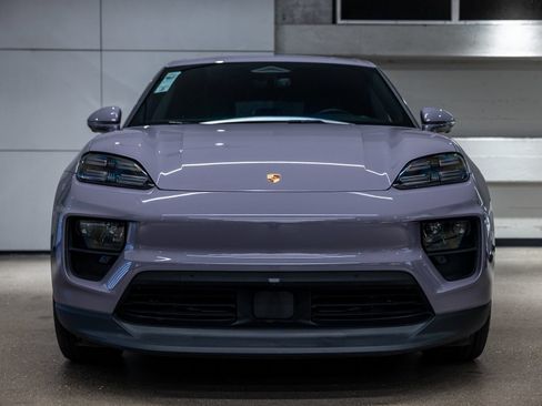 Certified 2025 Porsche Macan 4S Electric AWD/4WD image 11
